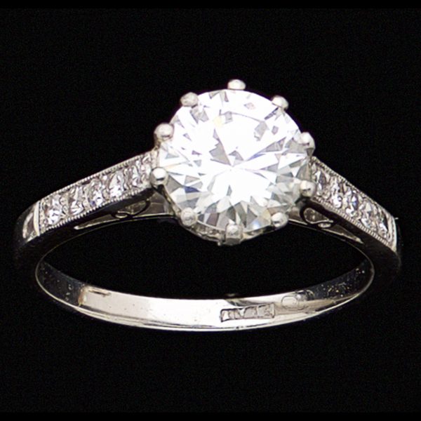 Solitaire diamond ring