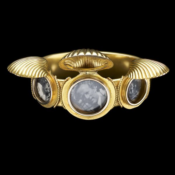 19th Century gold locket bangle in the design of scallops