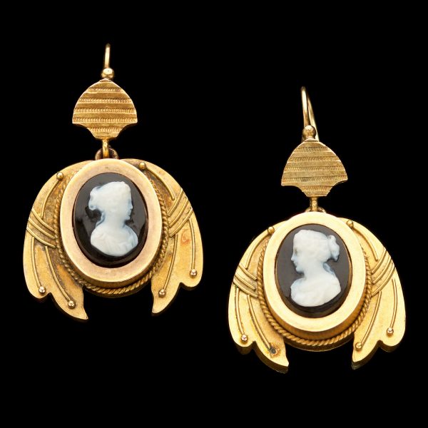 Neo-classical gold earrings in the Egyptian style set with cameos carved with female busts