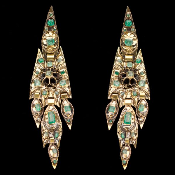 Iberian 18th century gold emerald set ear pendants