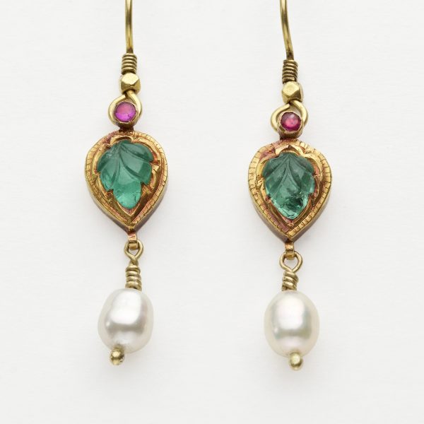 indian 18ct gold earrings set with carved emeralds, pink spinels and pearls