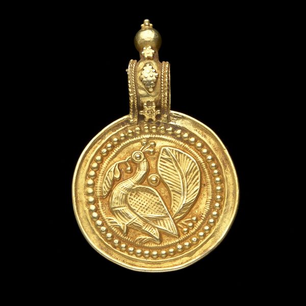 Indian 15ct gold peacock pendant