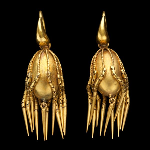 Fringed oval 18ct gold Etruscan style earrings, English c.1875